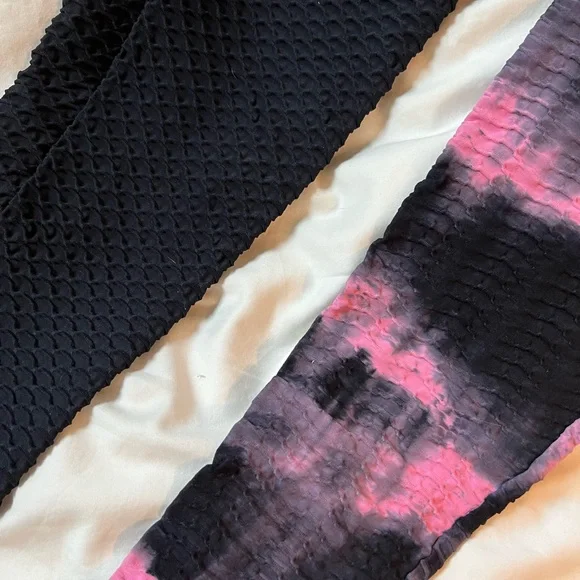 Two pairs of Booty By Brabants croco leggings - Picture 3 of 3